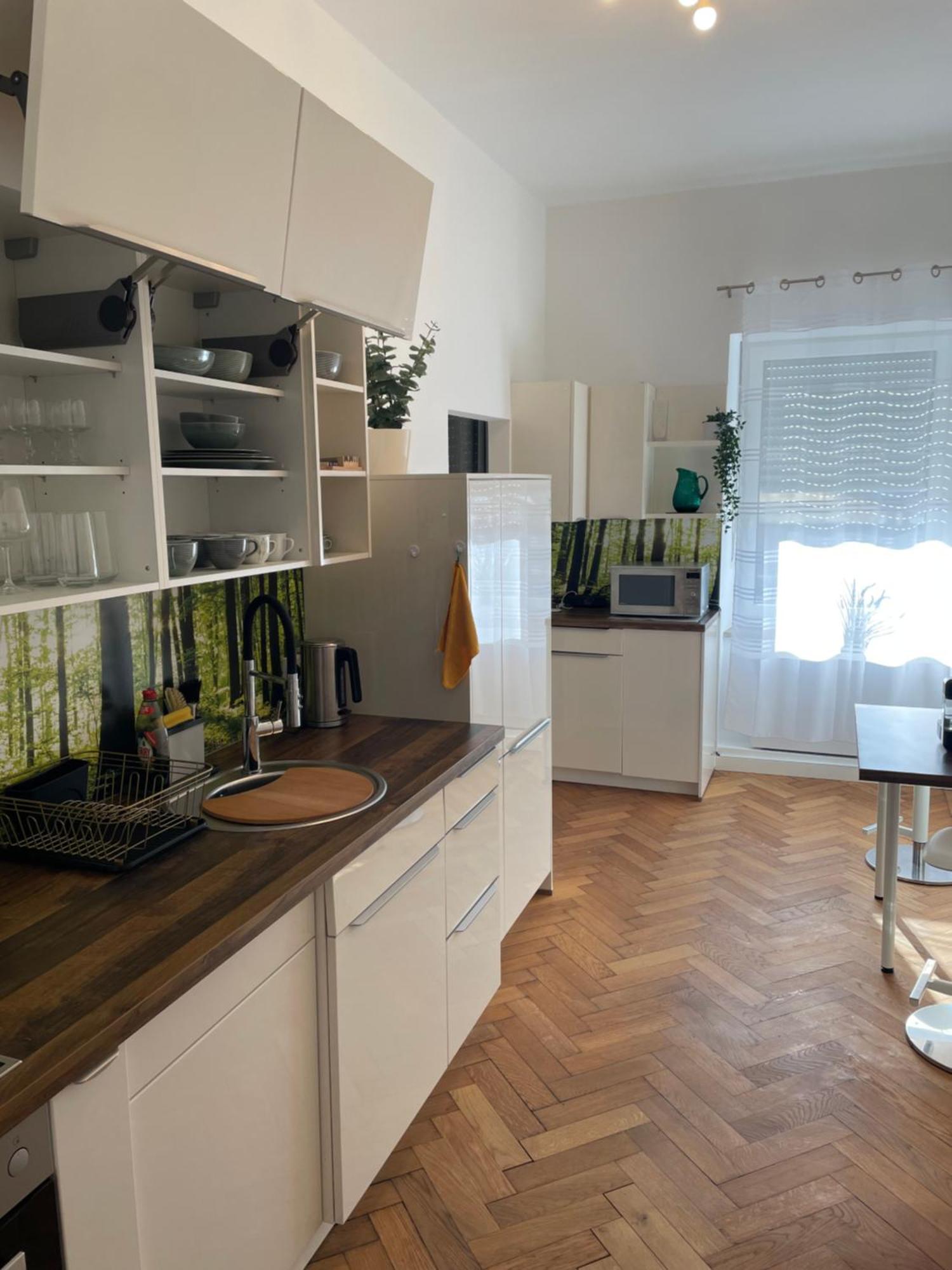 Apartment Grosse In Westend